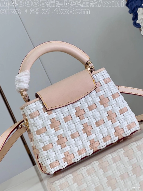 Cheap MINI-21*14*8CM CAPUCINES LOUIS VUITTON 0814